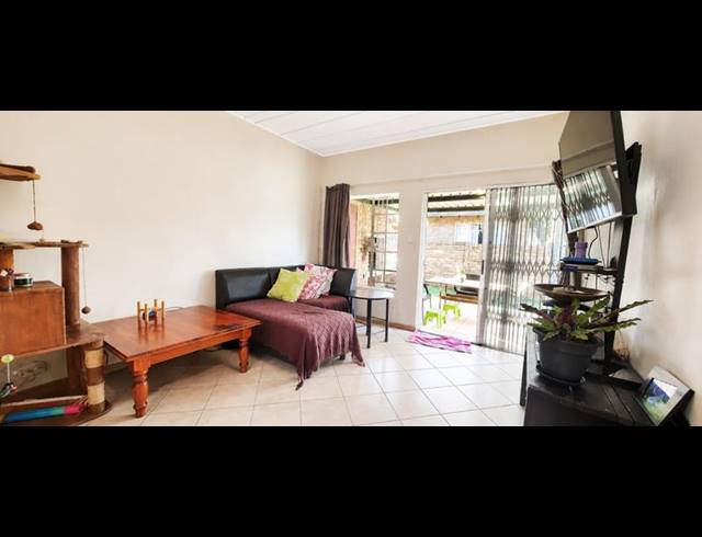2 BEDROOM TOWNHOUSE FOR SALE IN HIGHVELD